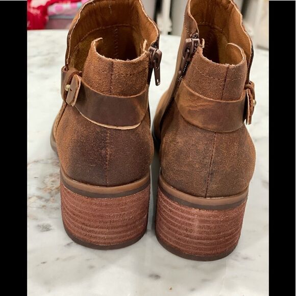 KORKS Sonya Ankle Bootie  - Picture 8 of 16